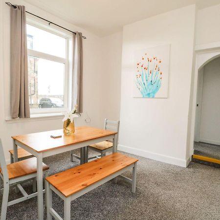 Annielea Is A Cosy 3 Bed Cottage In Helensburgh Eksteriør billede